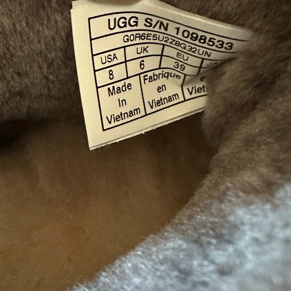 UGG gray boots NWOT size 8 (please see pics) - Picture 7 of 7